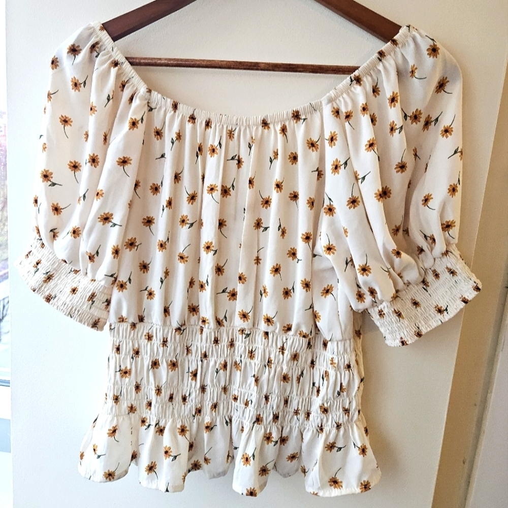 White Stretchy Light Flowy Floral Sunflower Short Sleeve Babydoll Blouse - Picture 2 of 3